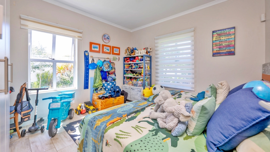 4 Bedroom Property for Sale in Struisbaai Western Cape